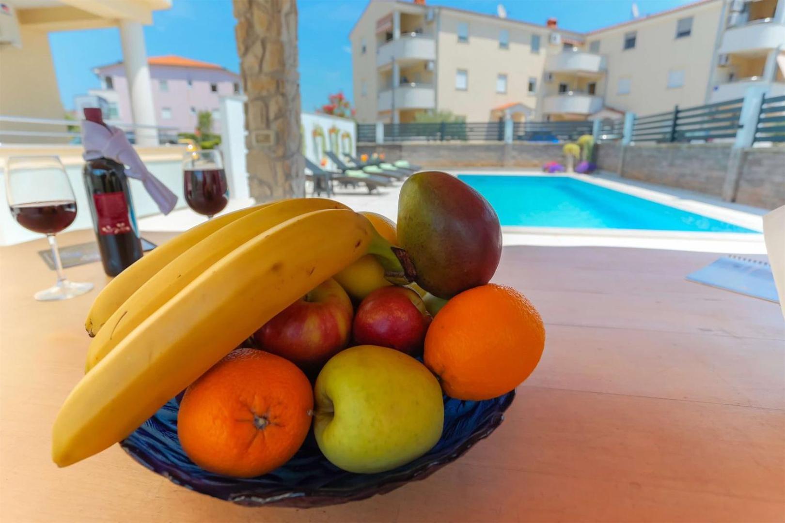 Villa Vita Apartments & Studios With Common Pool Valbandon Exterior foto