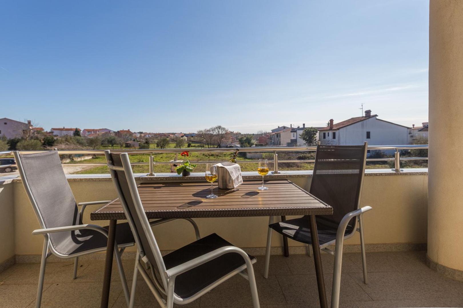 Villa Vita Apartments & Studios With Common Pool Valbandon Exterior foto