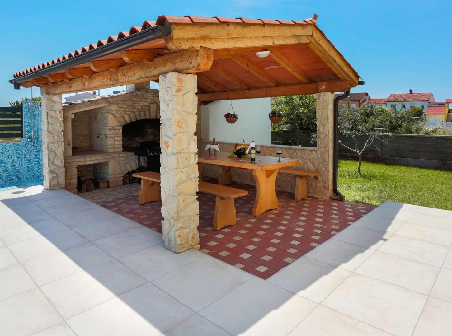 Villa Vita Apartments & Studios With Common Pool Valbandon Exterior foto