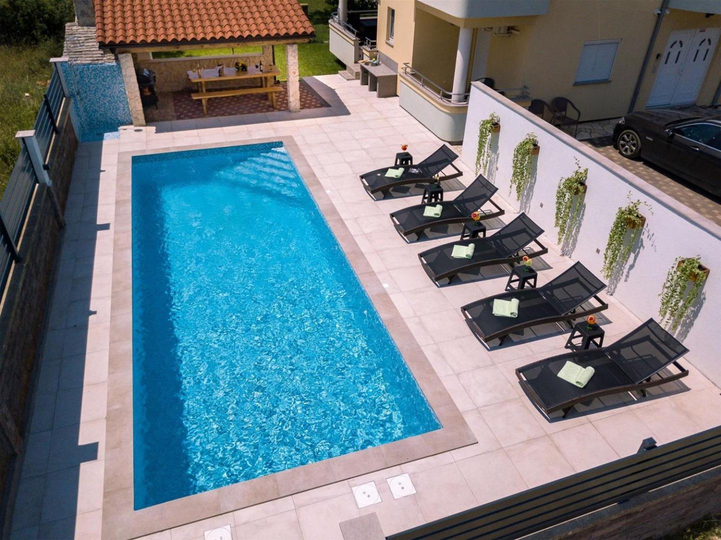 Villa Vita Apartments & Studios With Common Pool Valbandon Exterior foto