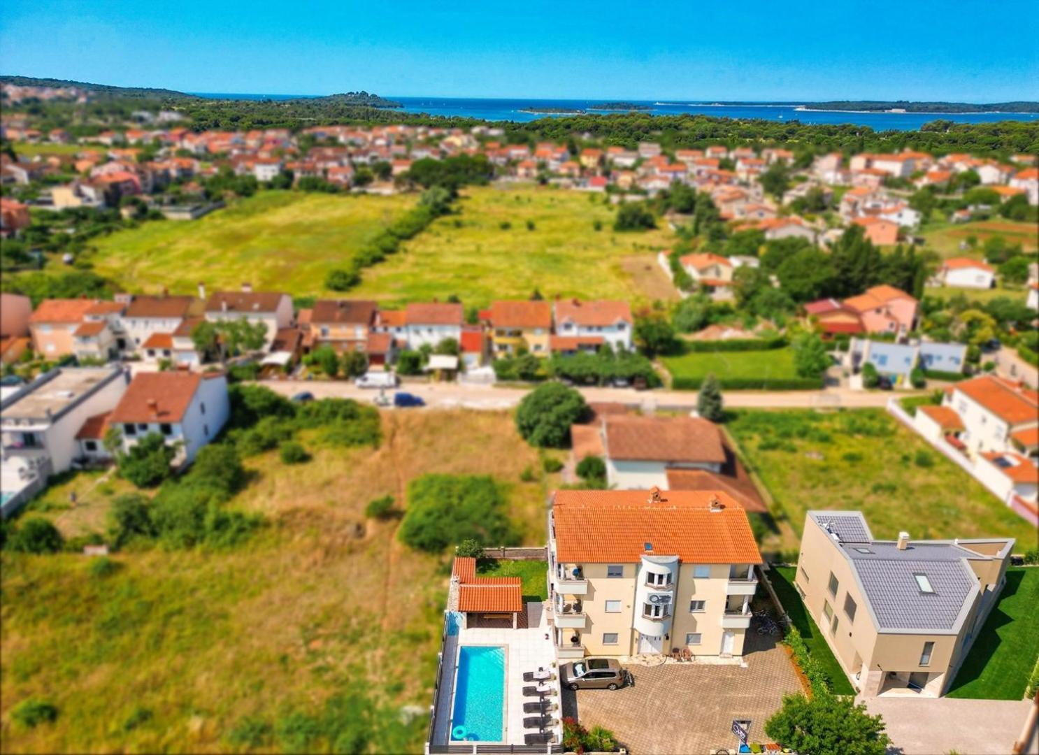 Villa Vita Apartments & Studios With Common Pool Valbandon Exterior foto